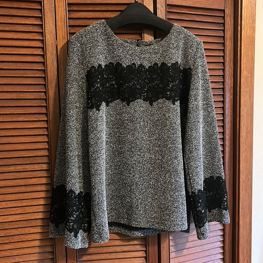 Karl Lagerfield Gray Black Lace Pullover Long Sleeve Sweater Women's Size Medium